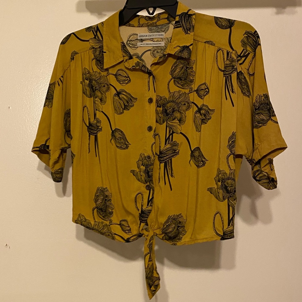 Urban Outfitters Floral crop top